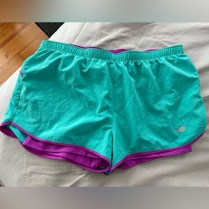 New Balance Ladies (L) Shorts